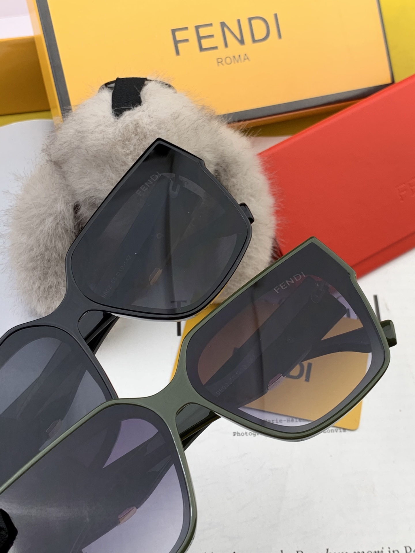 Fendi Sunglasses thumbnail 6
