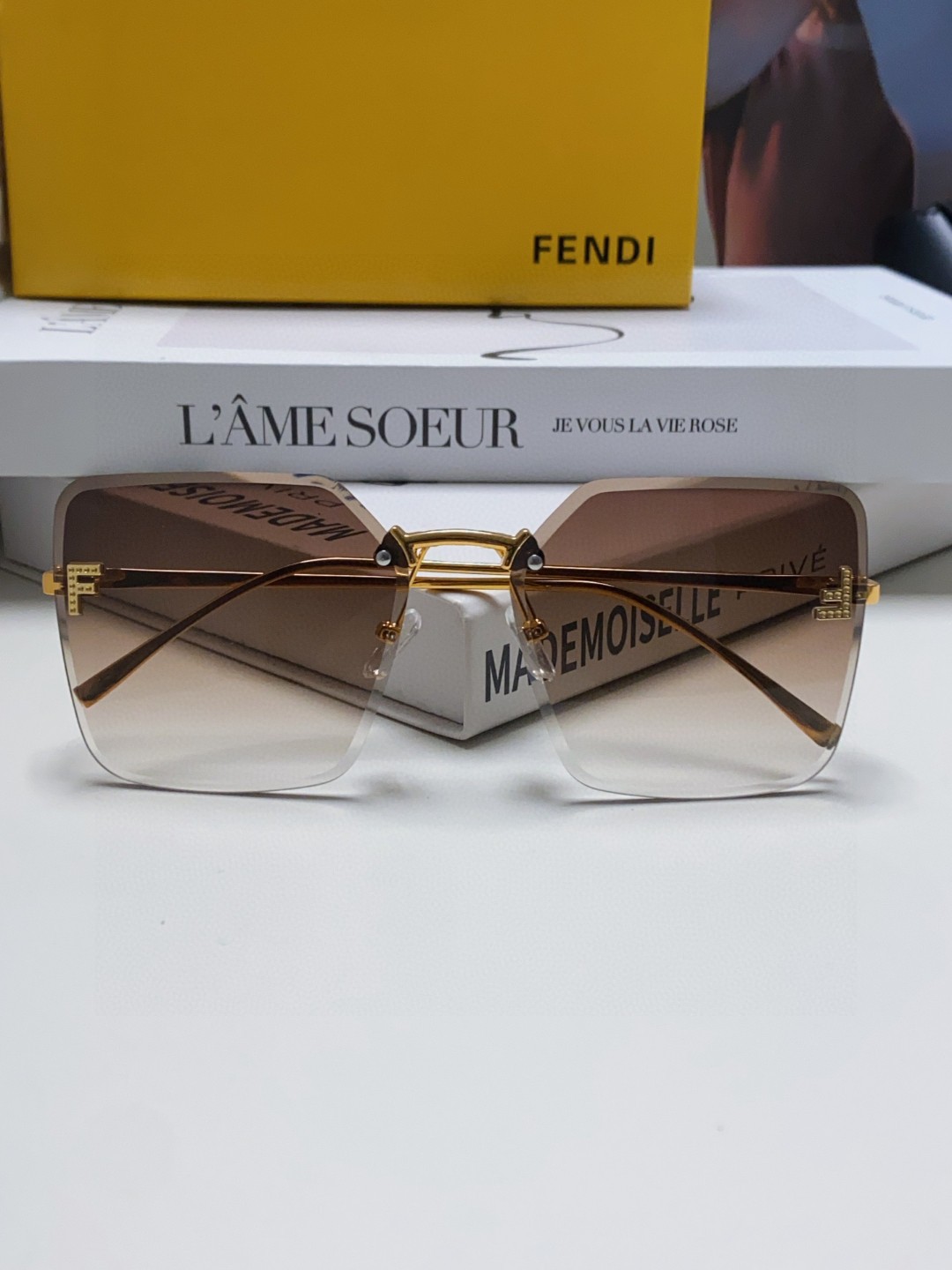 Fendi FE4082US Sunglasses thumbnail 10