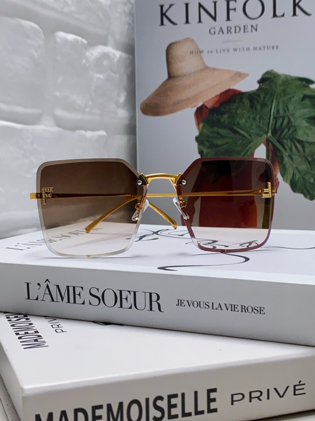 Fendi FE4082US Sunglasses thumbnail 5