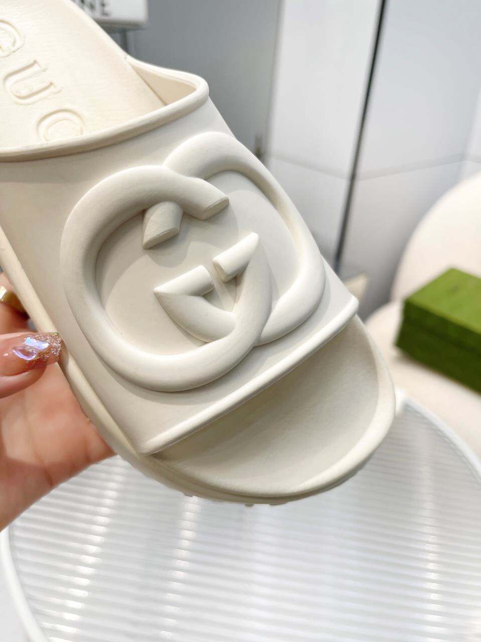 Gucci Miami Accessory thumbnail 7