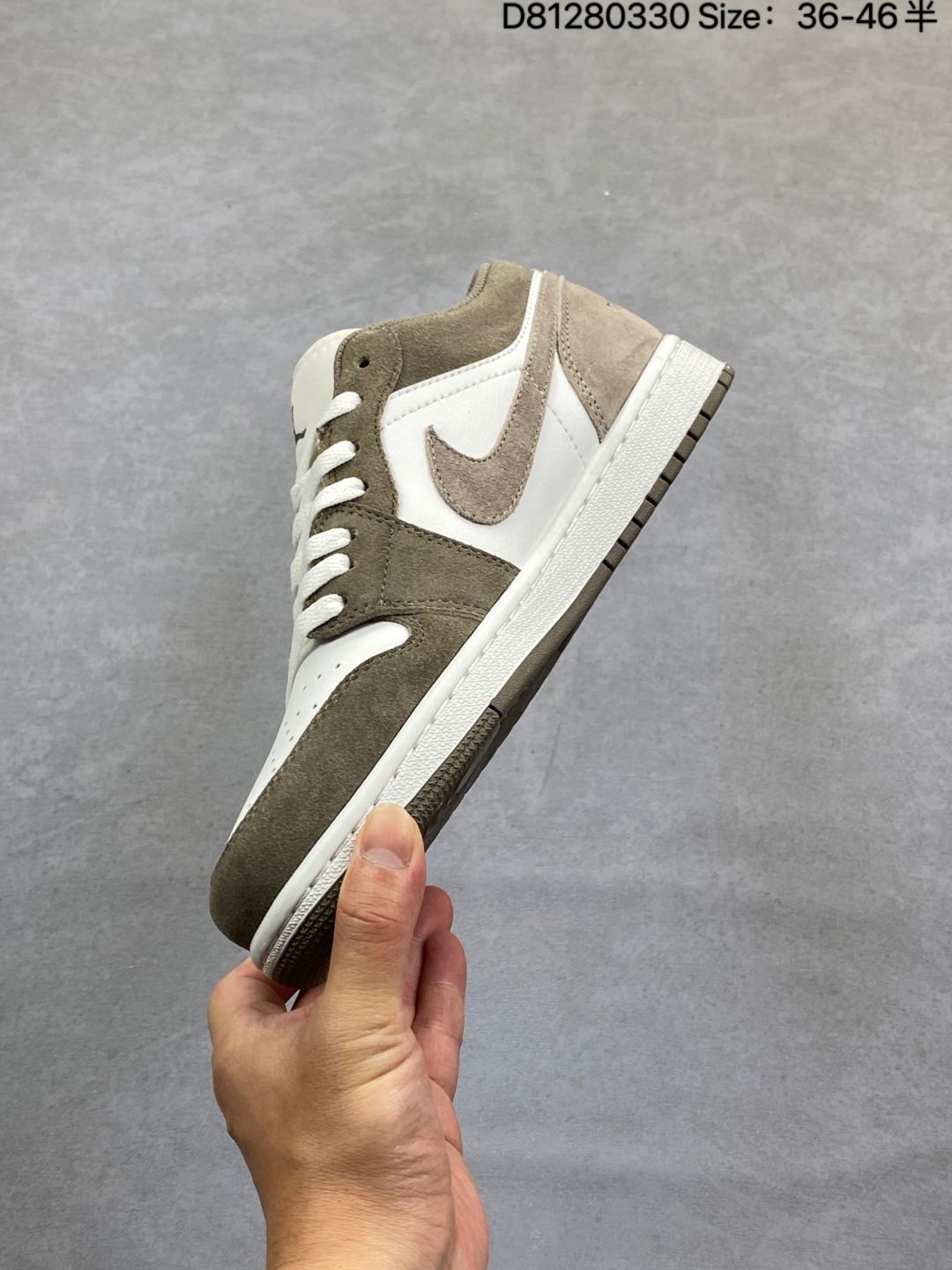 Air Jordan 1 Low Sneakers thumbnail 2